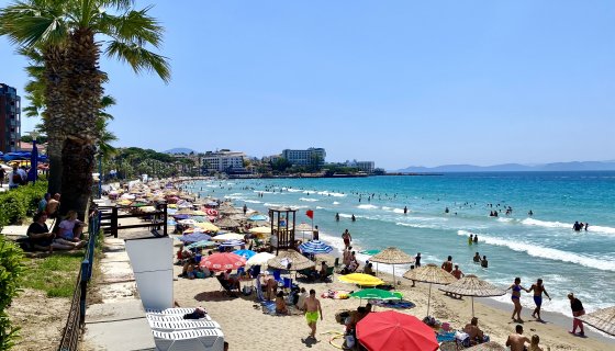 Kuşadası Kadınlar Denizi Kiralık 4+1 Dubleks  