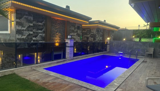Kuşadası Satılık Malikhane Deniz Manzaralı